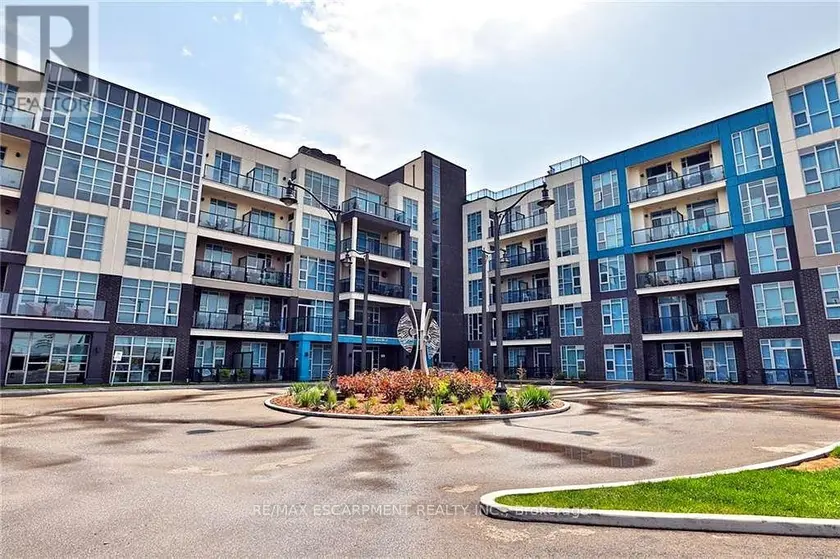 Detached at 117 - 10 CONCORD PLACE, Grimsby