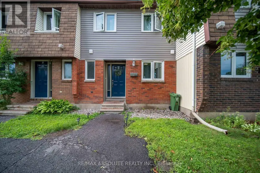 Townhouse at 25 - 1299 CEDARCROFT CRESCENT, Ottawa