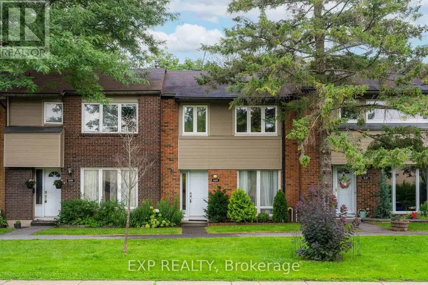 Townhouse at 4 - 21 MIDLAND CRESCENT, Ottawa