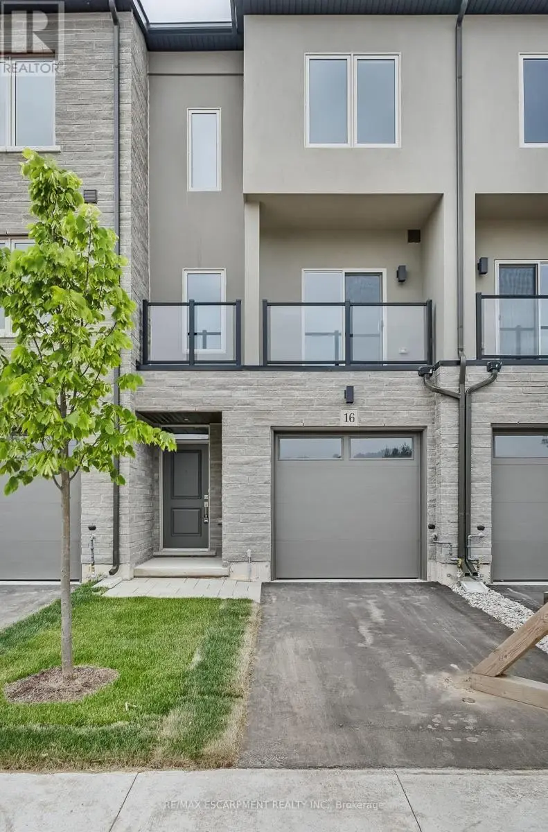 Townhouse at 16 CLEAR VALLEY LANE, Hamilton
