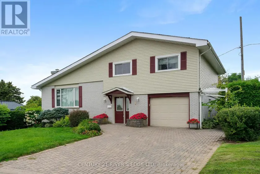 Detached at 1 HARDY CRESCENT, Brockville