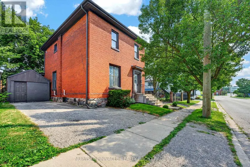 Multiplex at 631 PEEL STREET, Woodstock