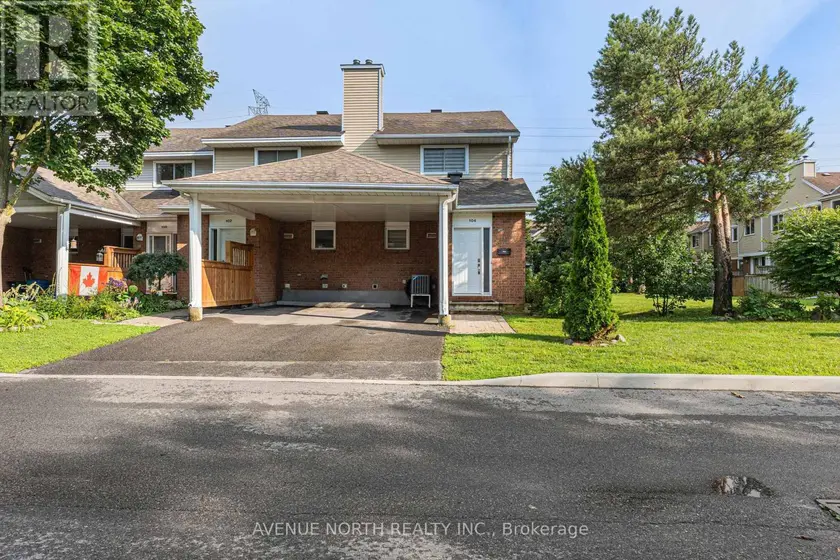 Townhouse at - - 104 BANNERHILL PRIVATE, Ottawa