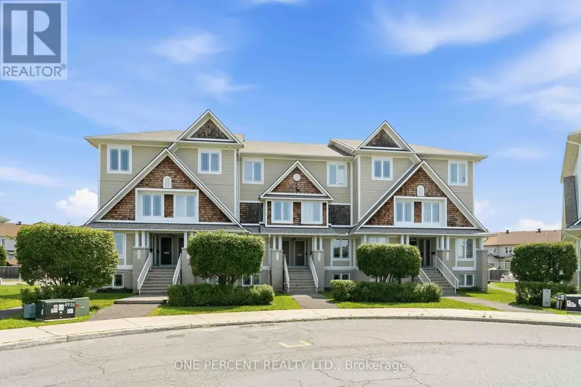 Townhouse at 610 LAKERIDGE DRIVE, Ottawa