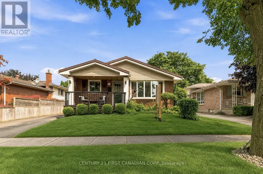 Detached at 14 ALAYNE CRESCENT, London South