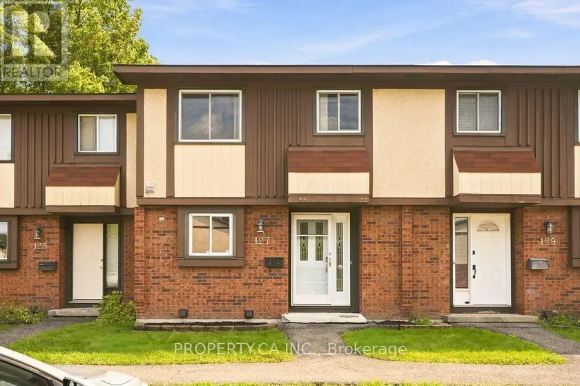 Townhouse at 127 PICKFORD DRIVE, Ottawa