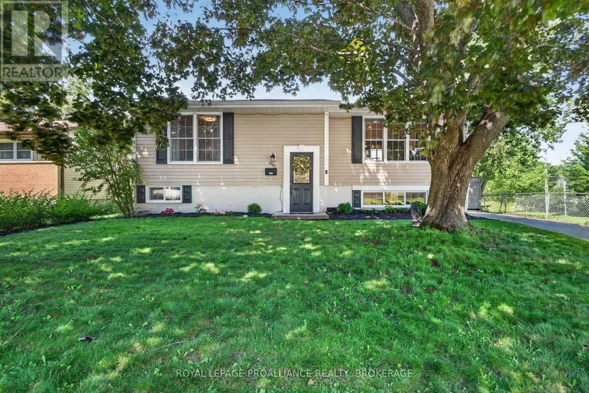 Detached at 691 AYLMER CRESCENT, Kingston