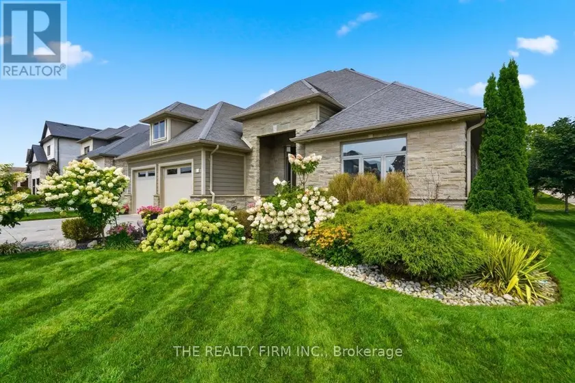 Detached at 1308 BIRCHWOOD DRIVE, London South