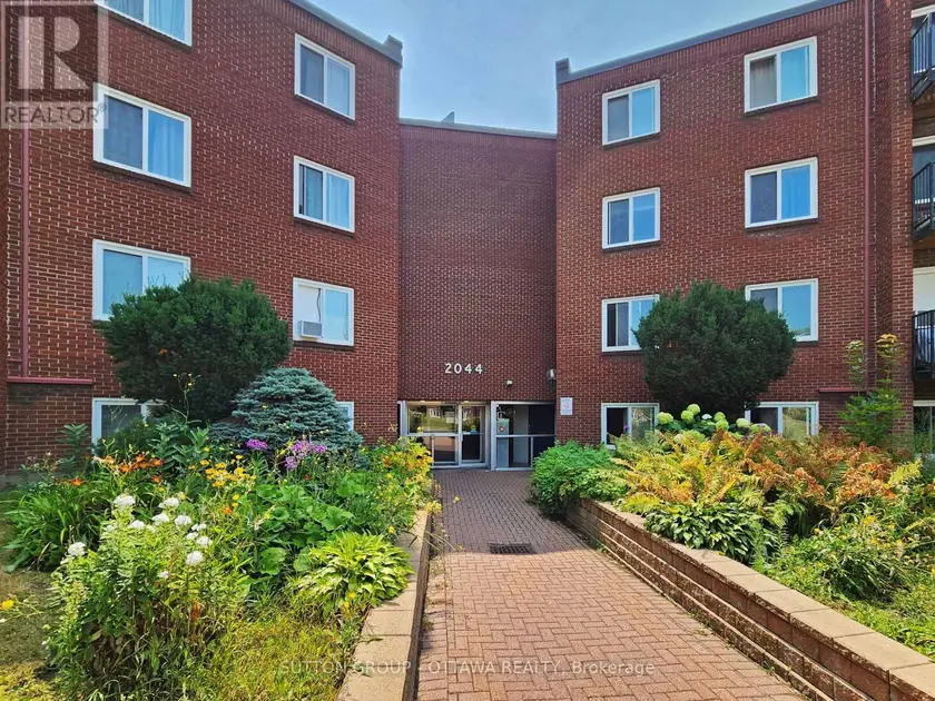 Apartment at 202A - 2044 ARROWSMITH DRIVE, Ottawa