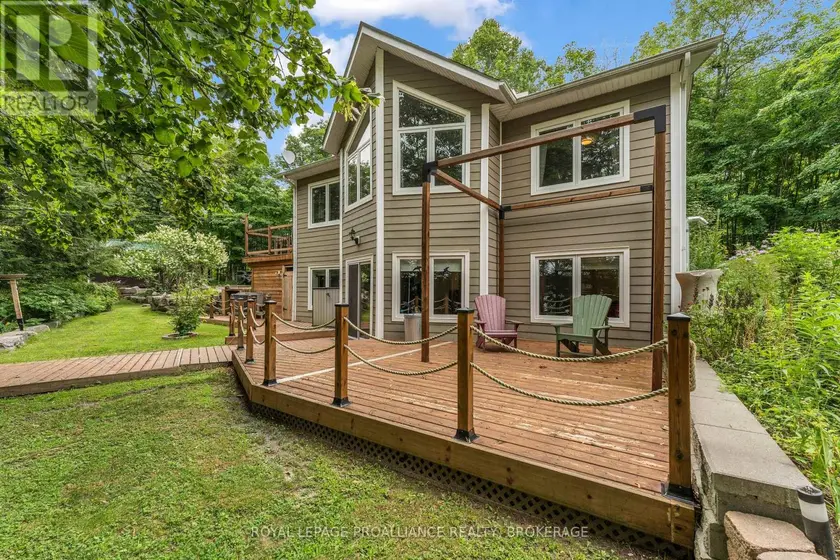 Detached at 1082 SPRING MILL LANE, Frontenac