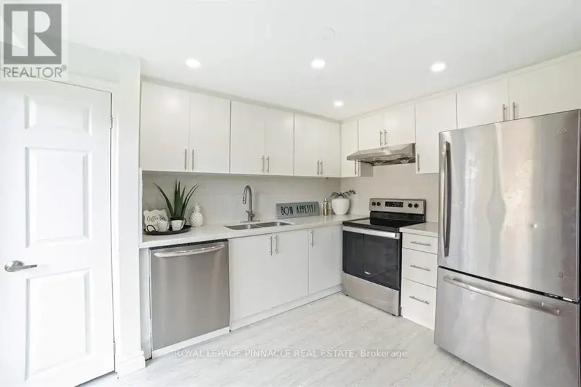 Townhouse at 733 PARKVIEW CRESCENT, Cambridge