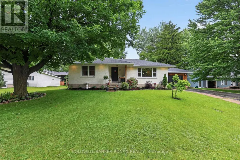 Detached at 30 KING STREET N, Minto