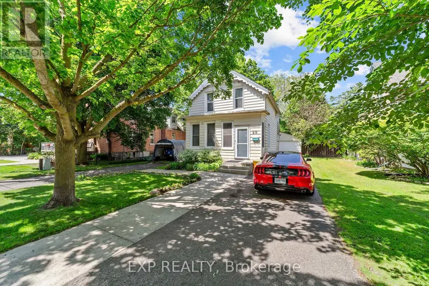 Detached at 29 WINNIETT STREET, Woodstock