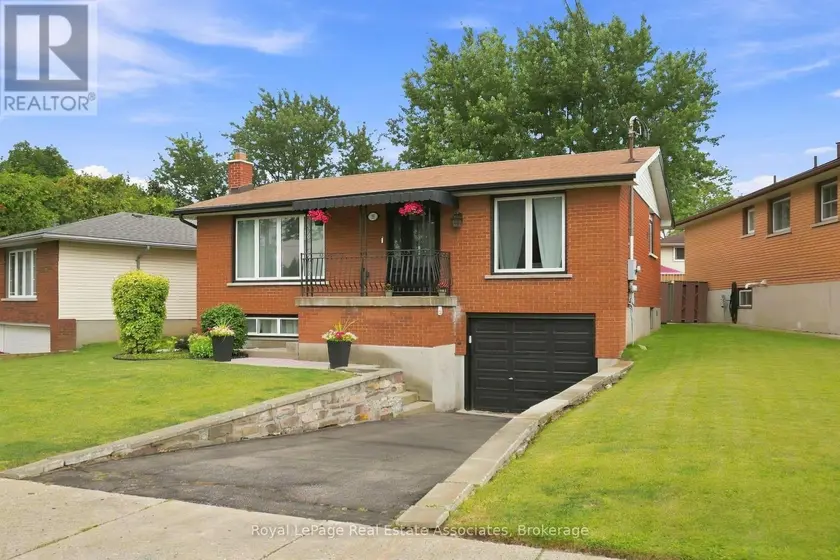 Detached at 15 QUAY COURT, Hamilton