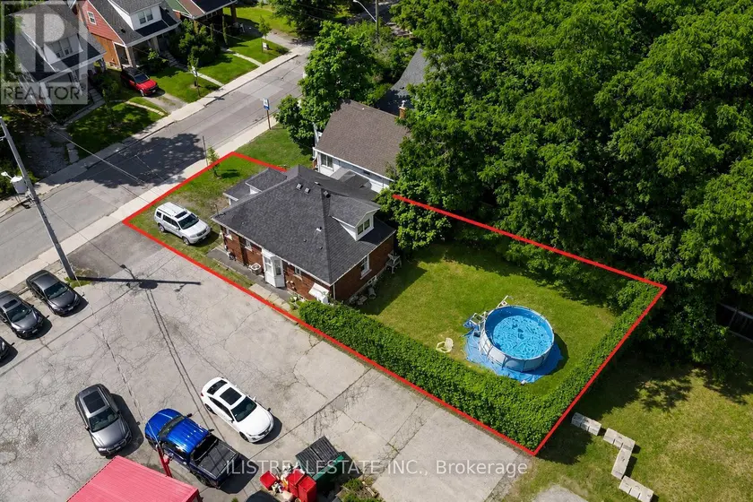 Detached at 2 NORFOLK STREET N, Hamilton