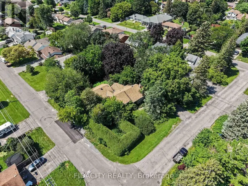 Detached at 6 MALCOLM PLACE, Ottawa