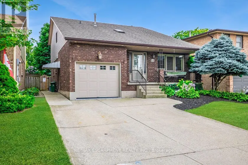 Detached at 49 BRANTHAVEN DRIVE, Hamilton