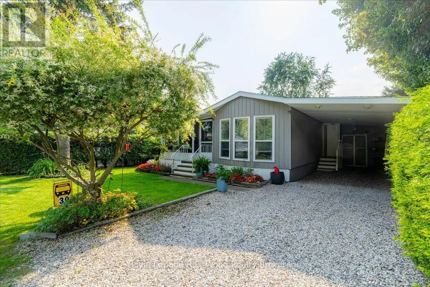 Detached at 30 - 592968 13 REGIONAL ROAD, Norwich