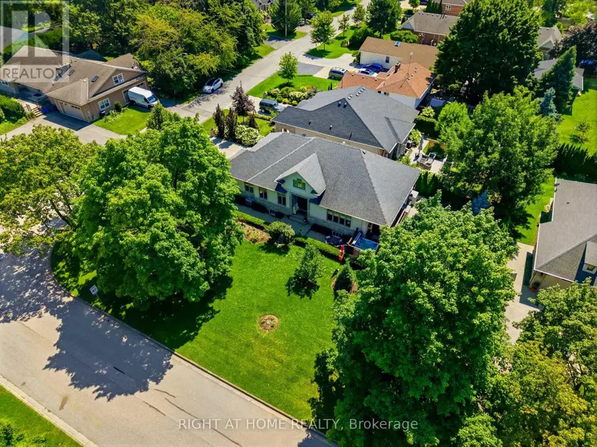 Detached at 411 NASSAU STREET, Niagara-on-the-Lake