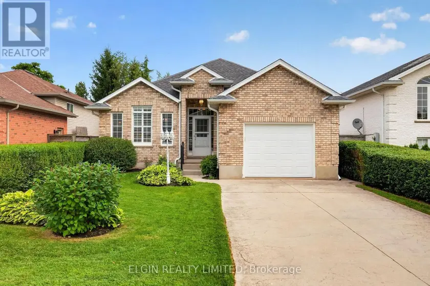 Detached at 17 STEEPLECHASE COURT, St. Thomas