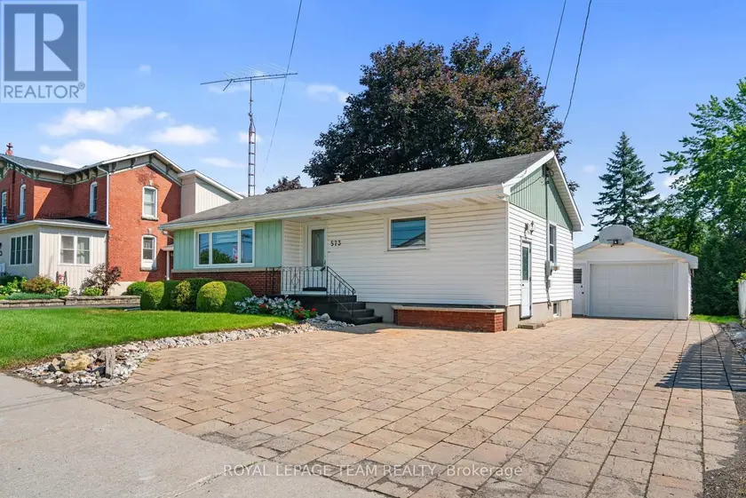 Detached at 573 ST LAWRENCE STREET, North Dundas