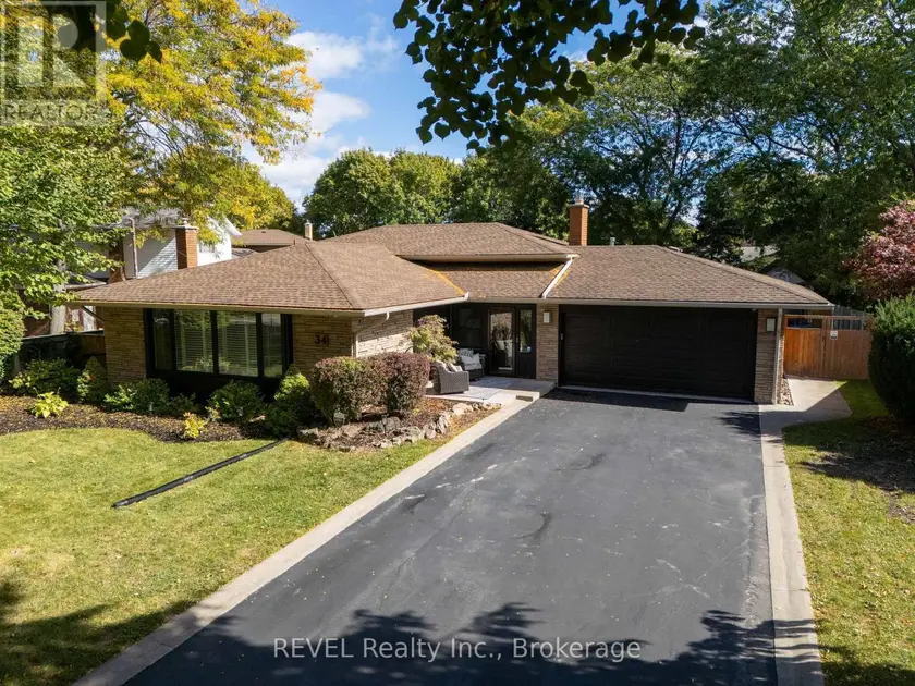 Detached at 34 ROYAL YORK ROAD, St. Catharines