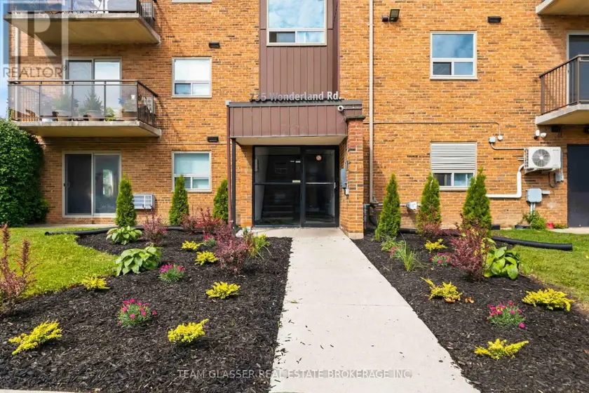 Apartment at 212 - 735 WONDERLAND ROAD S, London South