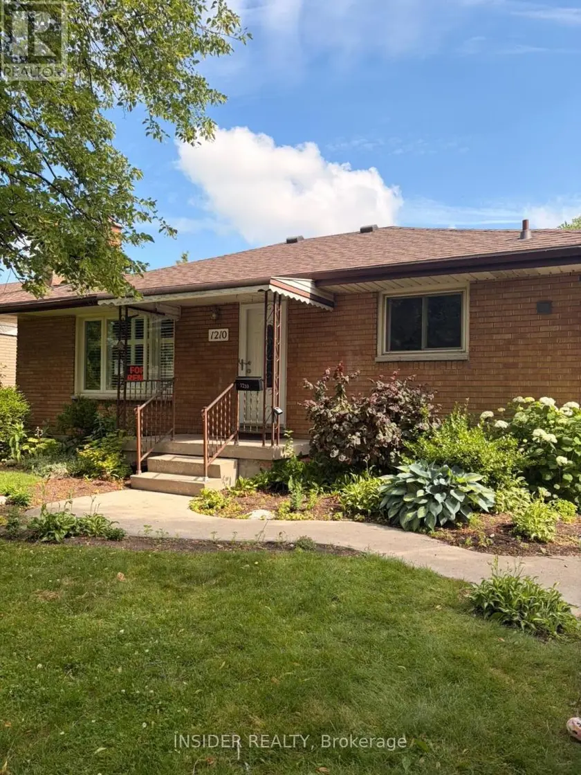 Detached at 1210 PATANN DRIVE, London