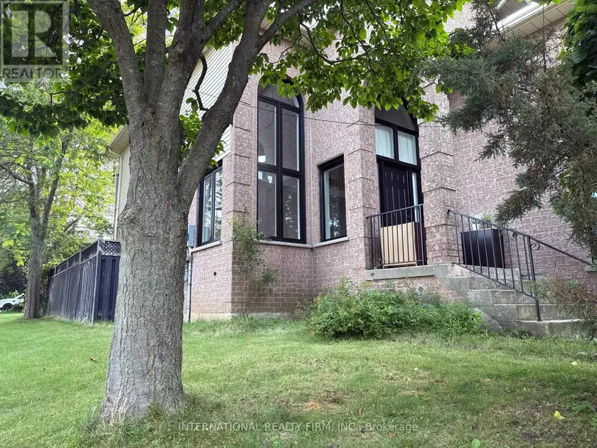 Detached at 43 FALCONRIDGE DRIVE