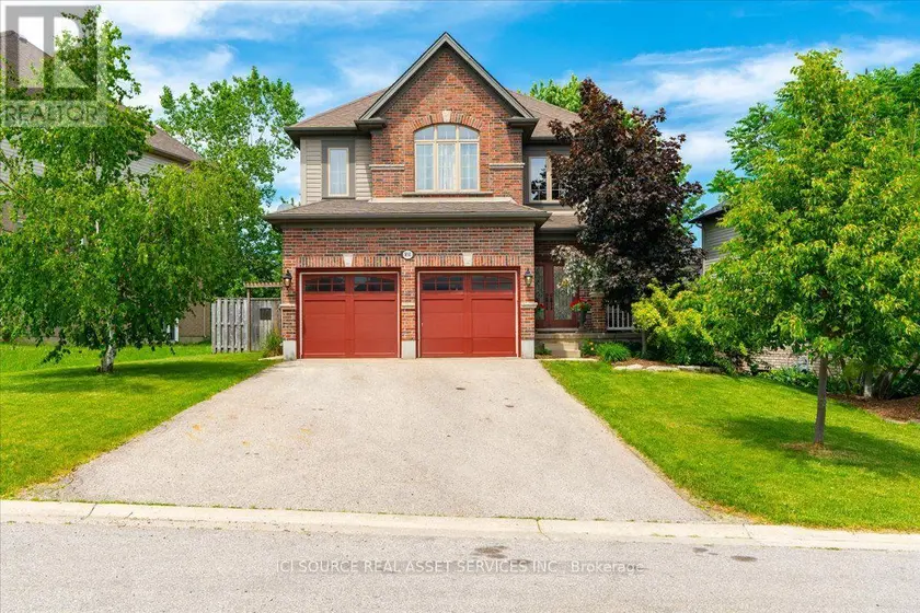 Detached at 850 TEAKWOOD LANE, London North