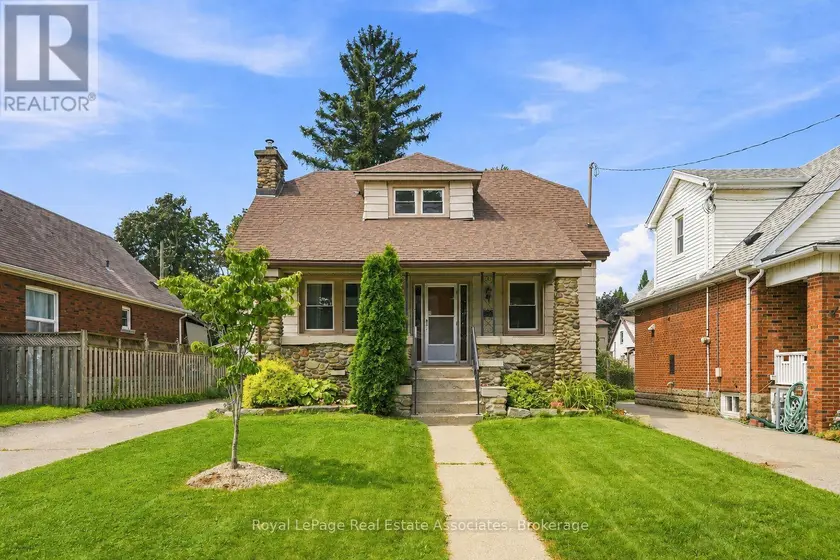Detached at 96 HUXLEY AVENUE S, Hamilton
