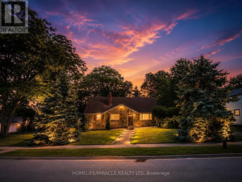 Detached at 17 GODERICH STREET, Fort Erie
