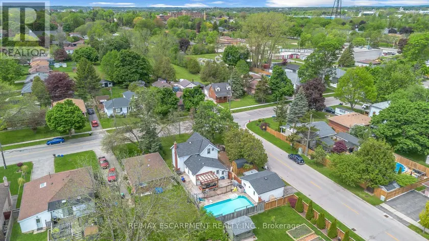 Detached at 35 JAMES AVENUE, Brantford