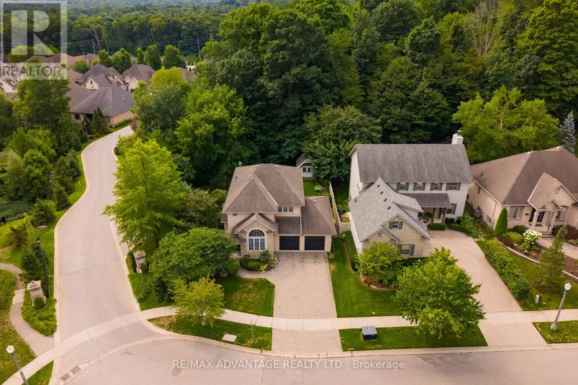 Detached at 1519 SHORE ROAD, London South