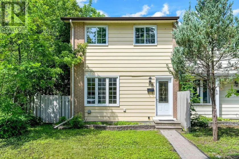Townhouse at 939 GREENBRIAR AVENUE, Ottawa