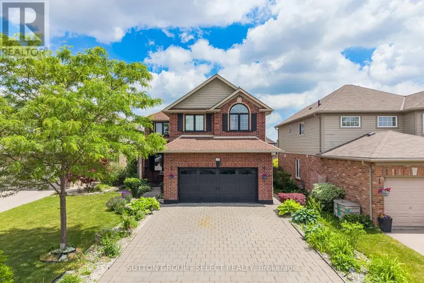 Detached at 2229 CARDINAL COURT, London South