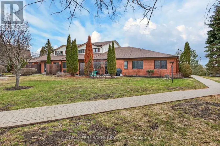 Townhouse at 32 - 36 CHAMPLAIN CRESCENT, Peterborough