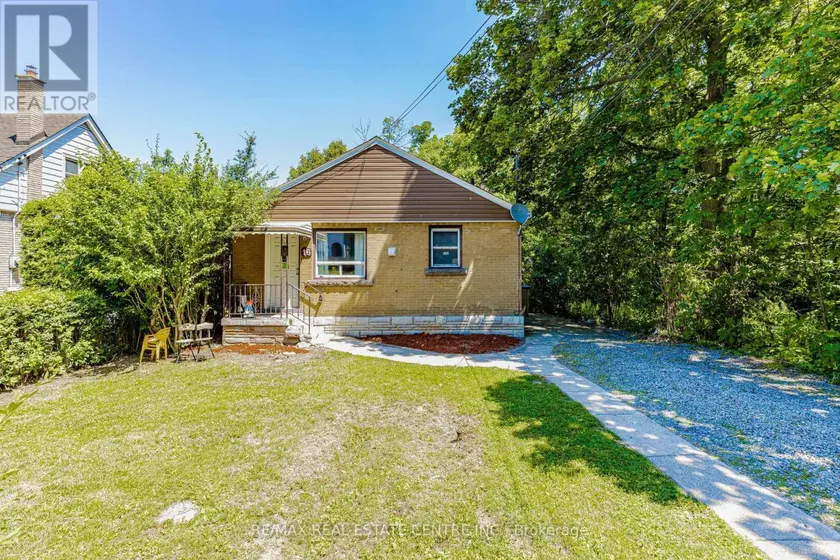 Detached at 16 AINSLIE AVENUE, Hamilton