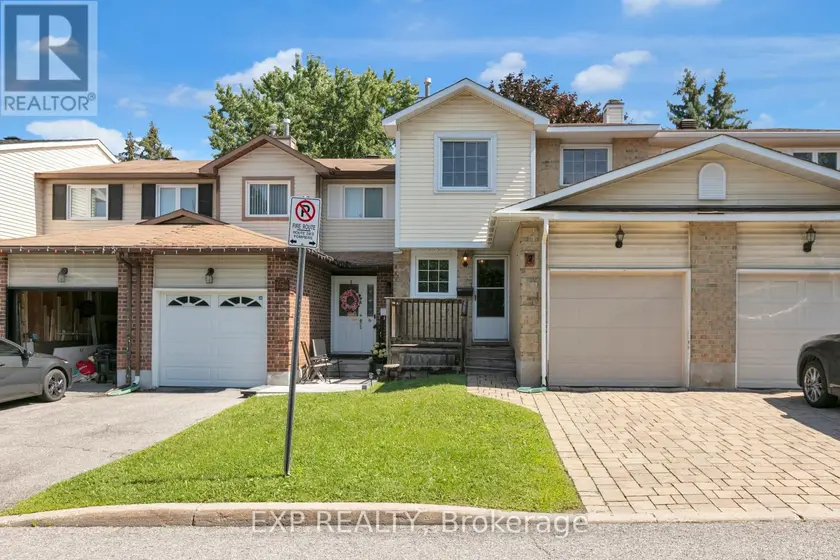 Townhouse at 7 SUNDBACK LANE, Ottawa