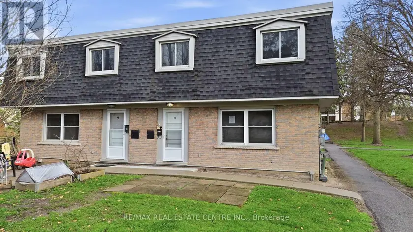 Townhouse at 10 - 76 BORDEN PARKWAY, Kitchener