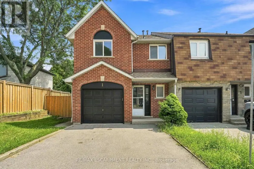 Townhouse at 1 PERTHSHIRE COURT, Hamilton