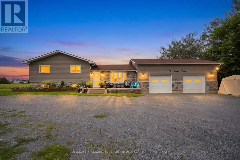 Detached at 19 SUNSET LANE, Kingston
