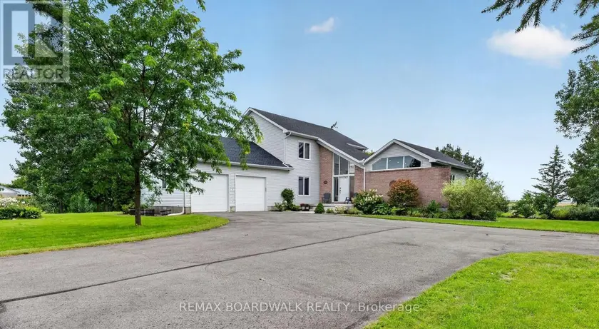 Detached at 10104 MARIONVILLE ROAD, North Dundas