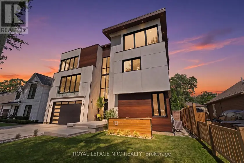 Detached at 10 PAWLING STREET, St. Catharines