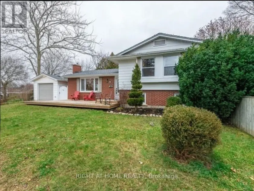 Detached at UPPER UNIT - 90 CHAPPLE HILL ROAD S, London North