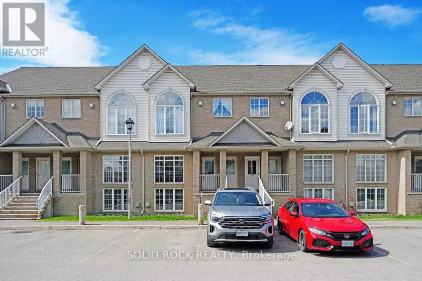 Townhouse at 13 - 1701 BLOHM DRIVE, Ottawa