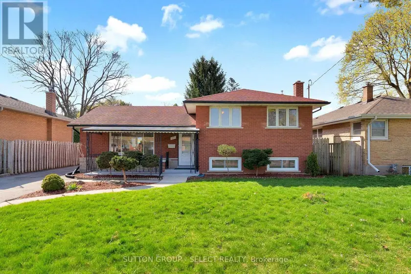 Detached at 1581 BORDEN STREET, London East