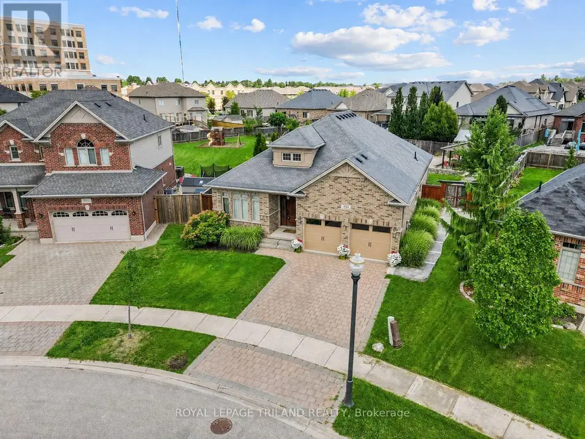 Detached at 3194 PINCOMBE DRIVE, London South