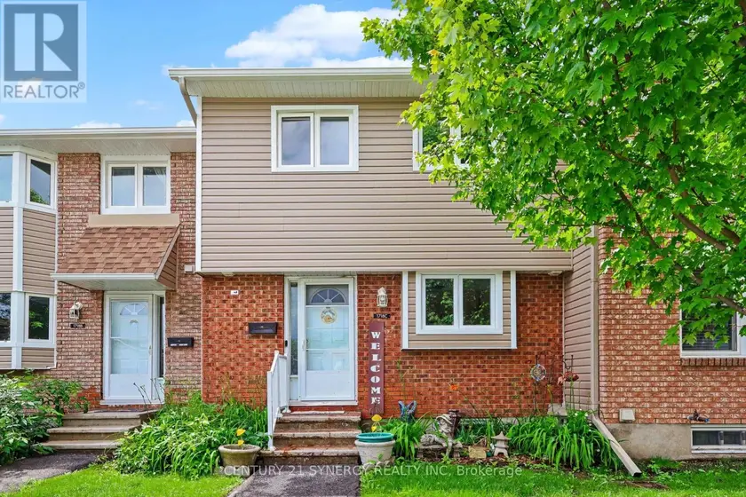 Townhouse at C - 1718 LAMOUREUX DRIVE, Ottawa