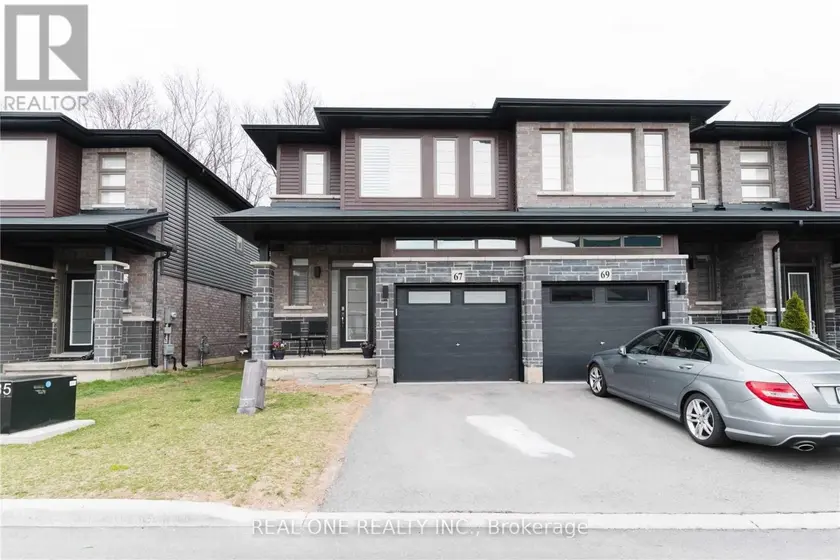 Townhouse at MASTER BEDROOM - 67 BURLEY LANE, Hamilton